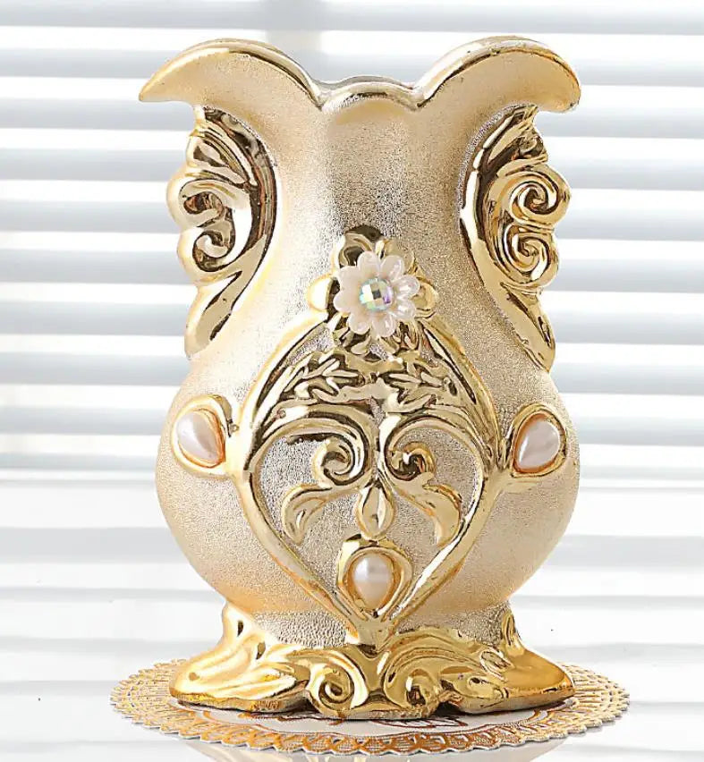 Vase en Porcelaine Givrée Dorée