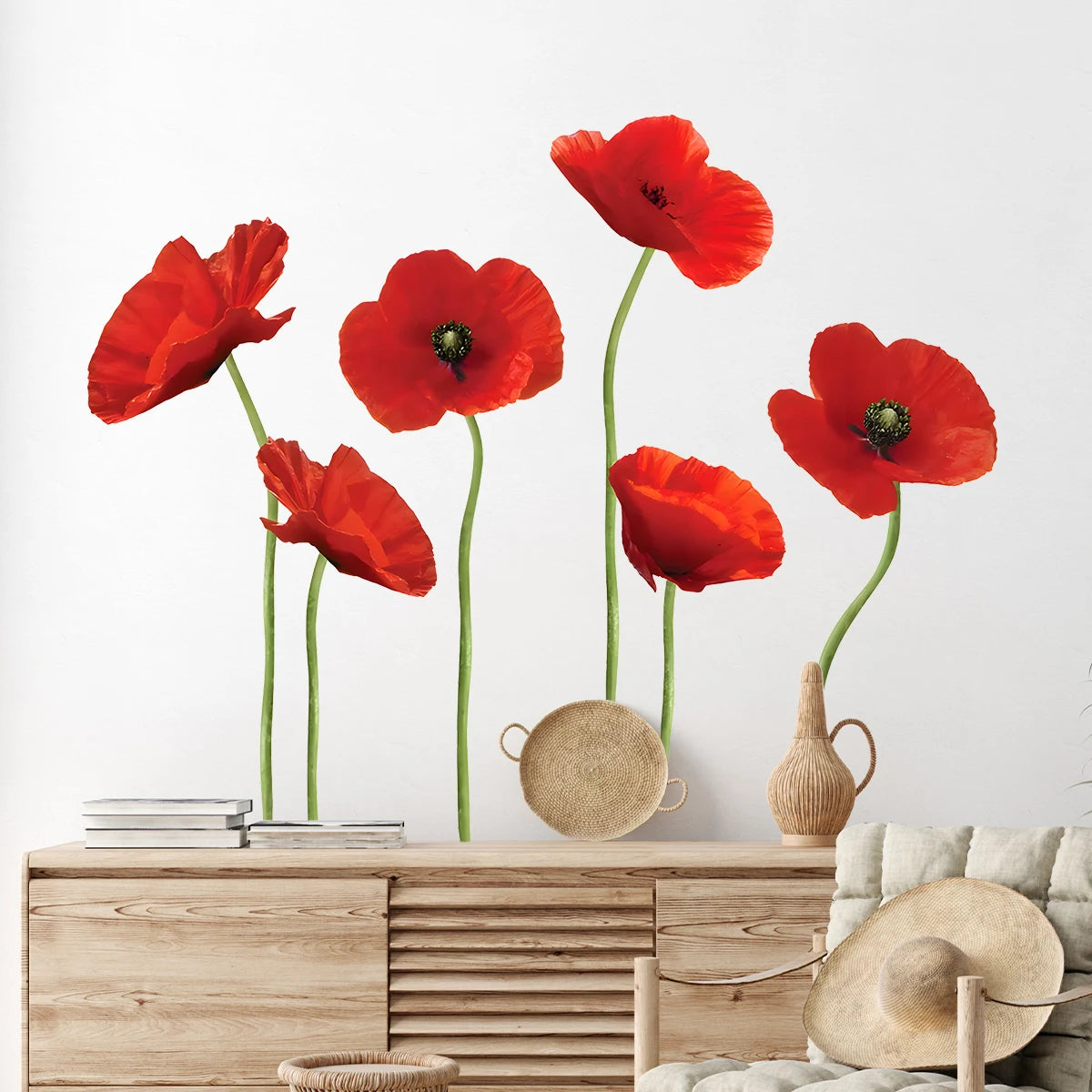 Sticker mural aquarelle à fleurs rouges posé sur une porte blanche, ambiance douce et florale dans une chambre d’enfant - Décoration intérieure