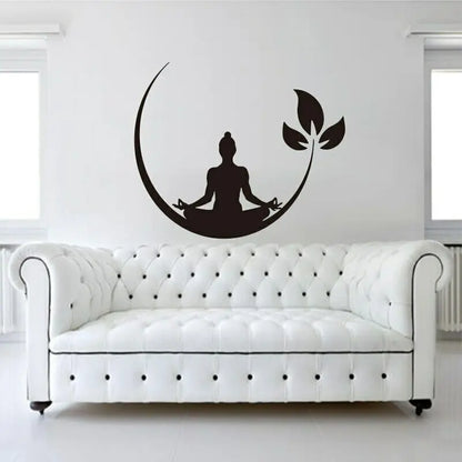 Sticker mural vinyle Bouddha et Lune SP-118 coloré, posé dans un espace intérieur zen et lumineux - Décoration intérieure