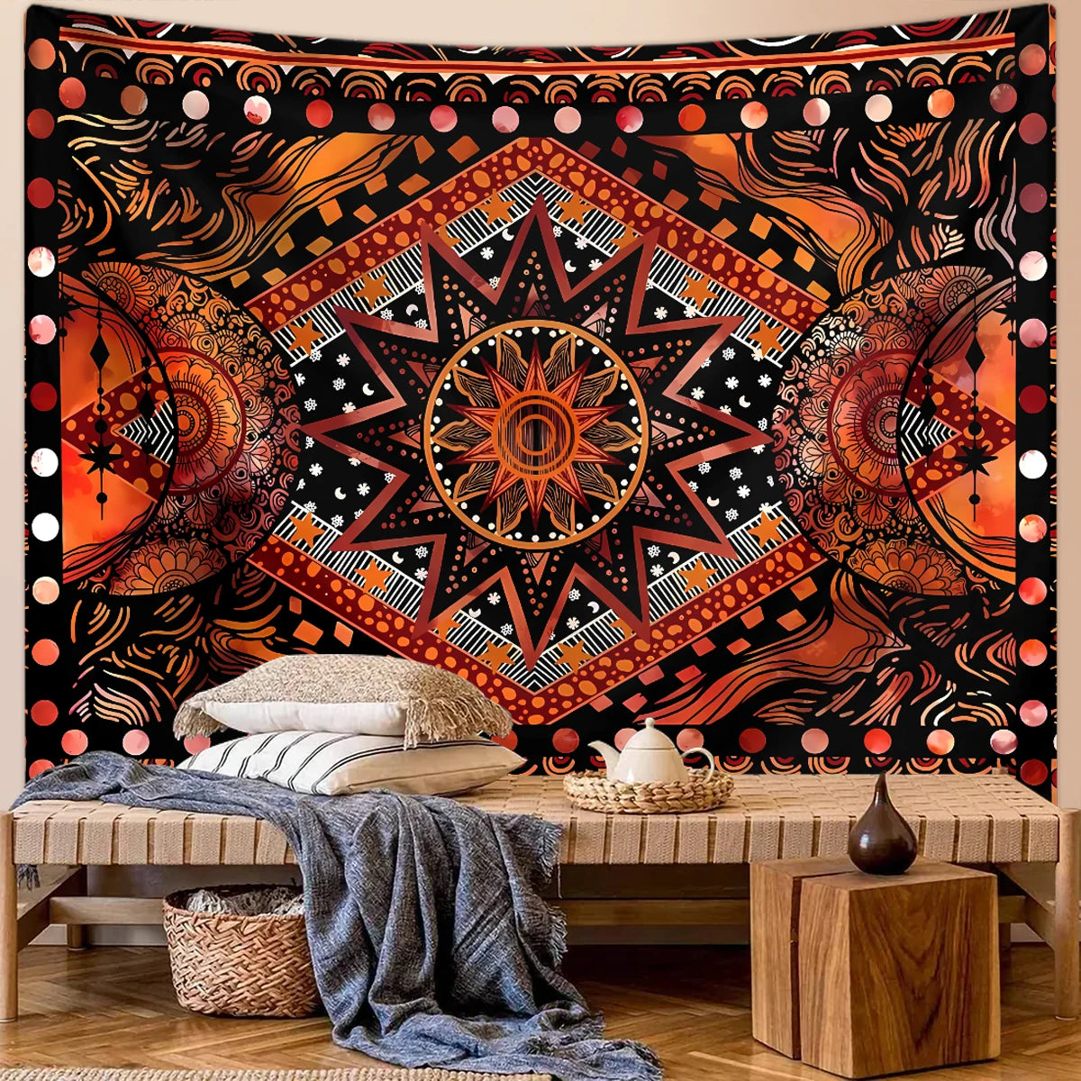 Tapisserie murale bohème représentant le Soleil et la Lune dans un style vintage, suspendue dans une chambre décorée avec des éléments hippie et spirituels - Décoration intérieure