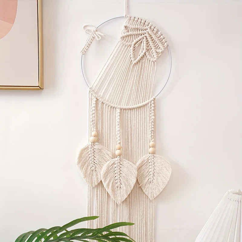 Tapisserie murale en macramé écru avec attrape-rêves et feuilles suspendues, décoration bohème pour salon ou chambre - Décoration intérieure