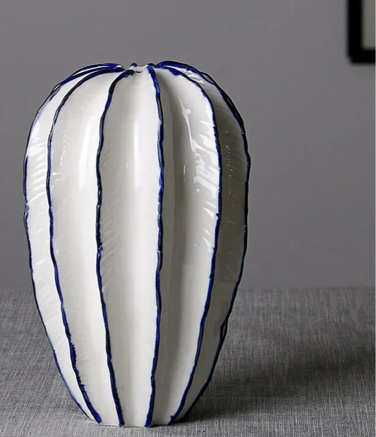 Vase en céramique blanche en forme de carambole - Décoration intérieure