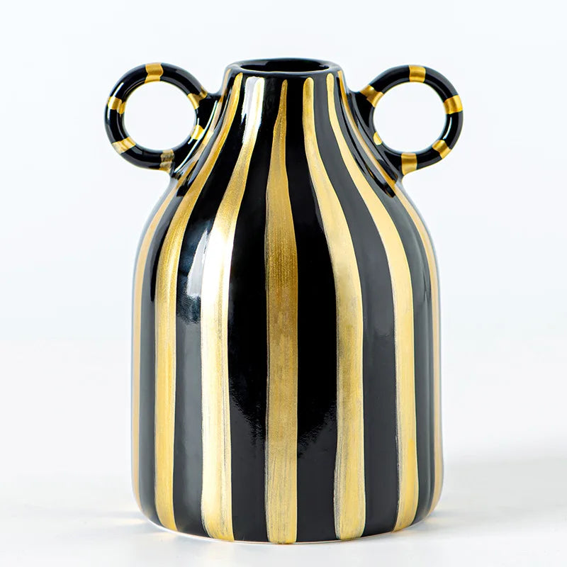 Vase en céramique blanche à rayures noires et dorées abstraites, avec deux anses - Décoration intérieure
