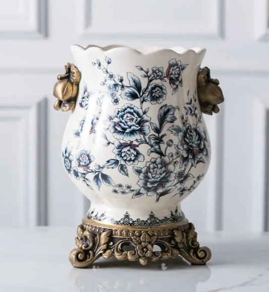 Vase en céramique chinoise artisanale émaillé bleu et blanc, idéal pour fleurs fraîches ou séchées, décoration intérieure et arrangement floral.